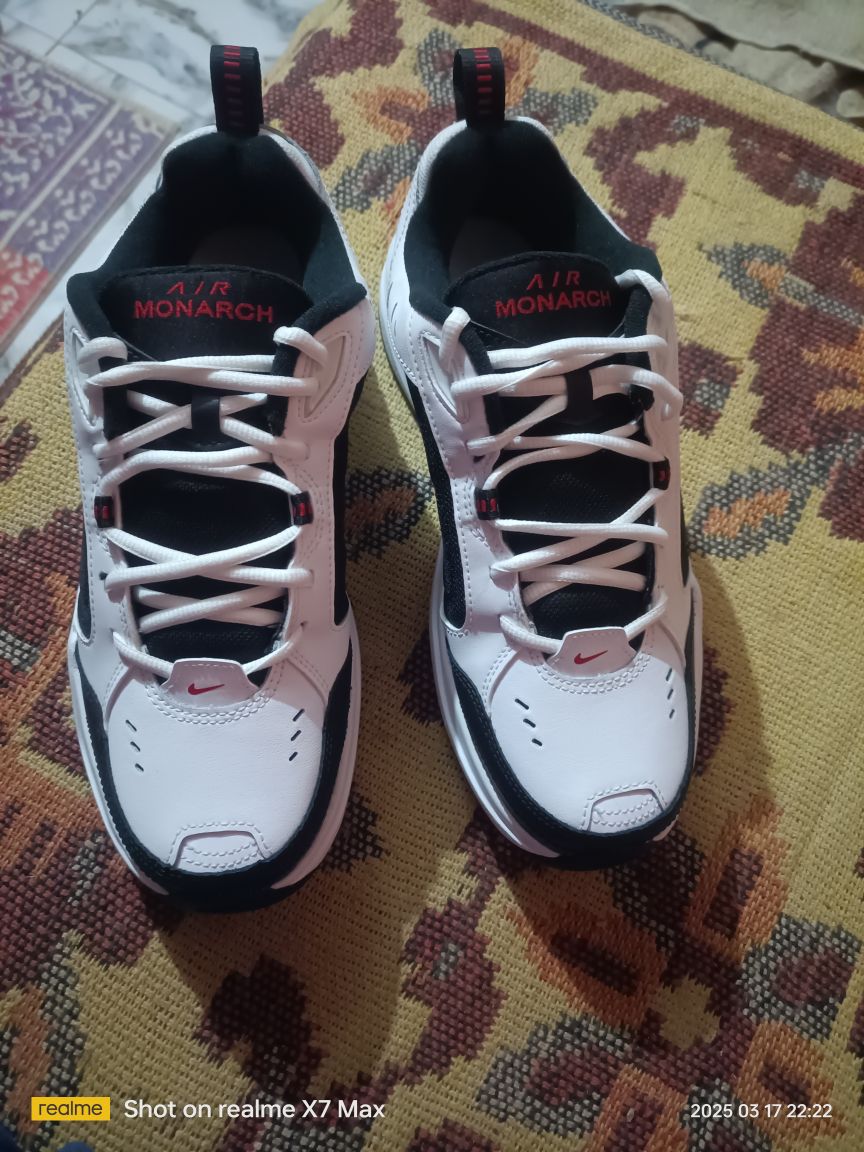 Buy White Black Sports Shoes for Men by NIKE Online